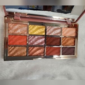 Ciat'e eyeshadow- The Velvet Pallette- Never used